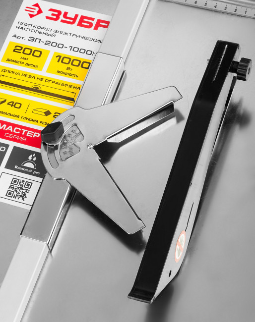 Электроплиткорез ЗУБР "МАСТЕР", диск 200 мм, глубина реза 90°-40мм/45°-25мм, стол 500х400мм, 2950об/мин, 1000Вт, ( ЭП-200-1000Н ) Электроплиткорез ЗУБР "МАСТЕР", диск 200 мм, глубина реза 90°-40мм/45°-25мм, стол 500х400мм, 2950об/мин, 1000Вт, ( ЭП-200-1000Н )