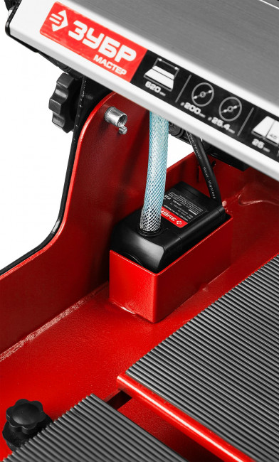 Электроплиткорез ЗУБР "МАСТЕР", длина реза 620 мм, диск 200 мм, глубина реза 90°-35мм/45°-25мм, стол 690х385 мм, 800Вт, ( ЭП-200-800С ) Электроплиткорез ЗУБР "МАСТЕР", длина реза 620 мм, диск 200 мм, глубина реза 90°-35мм/45°-25мм, стол 690х385 мм, 800Вт, ( ЭП-200-800С )