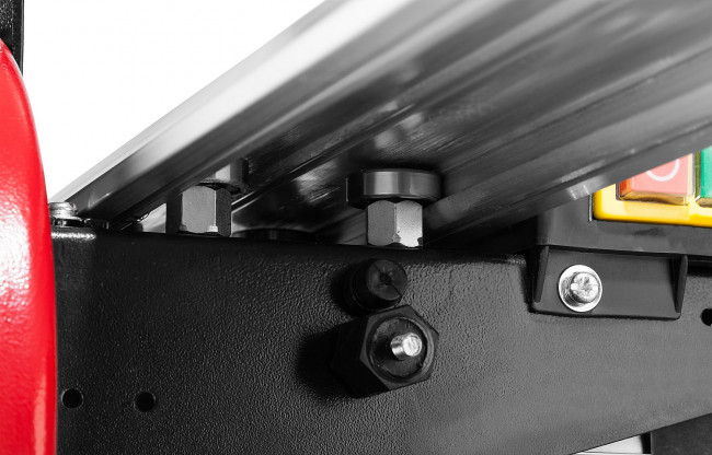 Электроплиткорез ЗУБР "МАСТЕР", длина реза 620 мм, диск 200 мм, глубина реза 90°-35мм/45°-25мм, стол 690х385 мм, 800Вт, ( ЭП-200-800С ) Электроплиткорез ЗУБР "МАСТЕР", длина реза 620 мм, диск 200 мм, глубина реза 90°-35мм/45°-25мм, стол 690х385 мм, 800Вт, ( ЭП-200-800С )