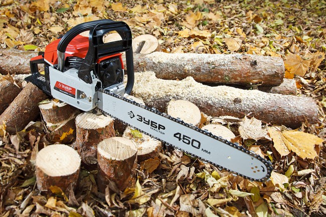 Пила цепная бензиновая, ЗУБР ПБЦ-М560 45П, хромир. цилиндр, праймер, 54,6 см3 (2,1 кВт), шина 45 см, 11500 об/мин,  ( ПБЦ-М560 45П )