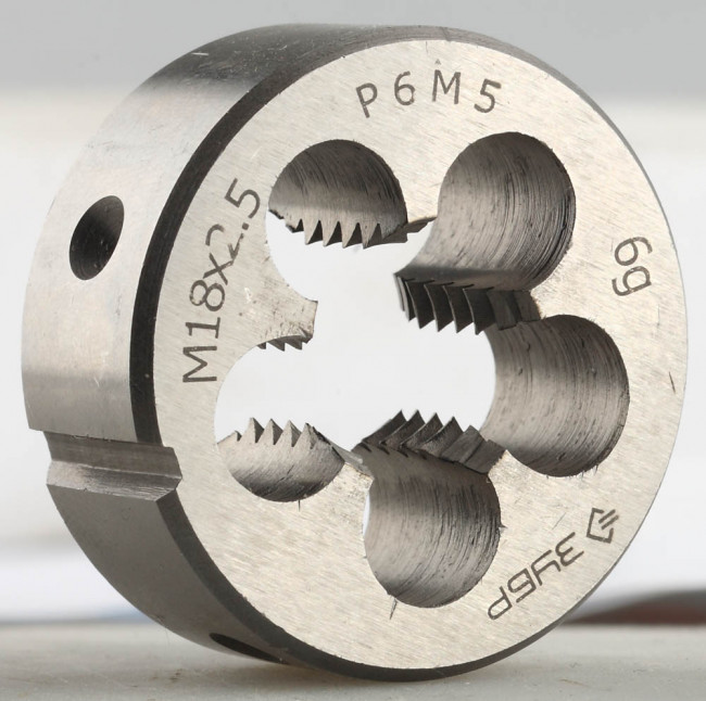 Плашка ЗУБР "ЭКСПЕРТ" круглая машинно-ручная для нарезания метрической резьбы, М18 x 2,5,  ( 4-28023-18-2.5 )