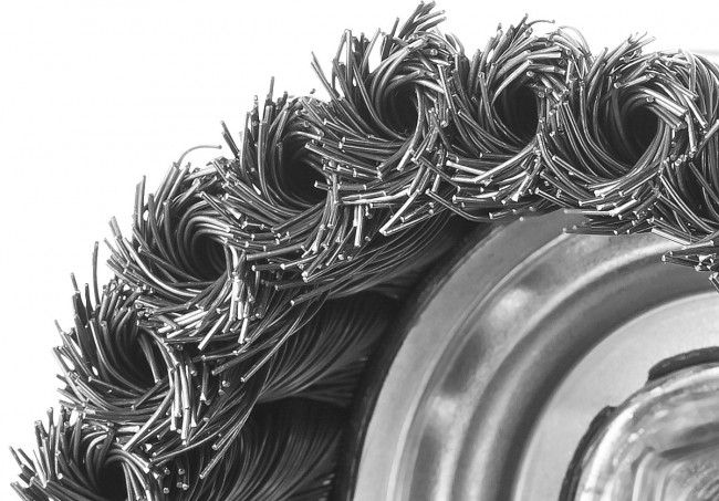 ЗУБР "ПРОФЕССИОНАЛ". Щетка чашечная для УШМ, плетеные пучки стальной проволоки 0,8мм, 65ммхМ14,  ( 35277-065_z02 )