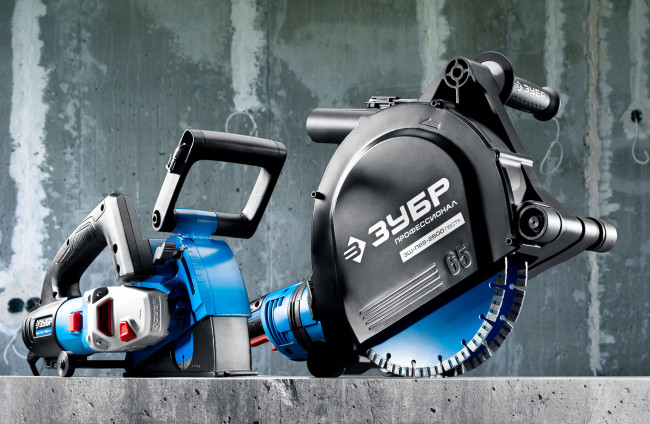 Штроборез (бороздодел), ЗУБР, макс. глуб. 65 мм, 230 мм, подключ. пылесоса, плавный пуск, защита от перегрузки, 2600 Вт, ( ЗШ-П65-2600 ПВСТК ) Штроборез (бороздодел), ЗУБР, макс. глуб. 65 мм, 230 мм, подключ. пылесоса, плавный пуск, защита от перегрузки, 2600 Вт, ( ЗШ-П65-2600 ПВСТК )