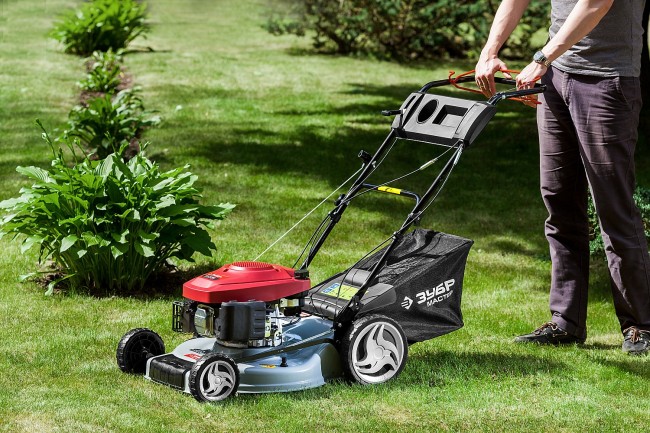 Газонокосилка бензиновая, ЗУБР ГКБ-510СТ, самоходная, 510 мм, 139 см3, 2.6кВт, 5 ступеней кошения (25-75мм), 50л травосборник, мульчирование,  ( ГКБ-510СТ )