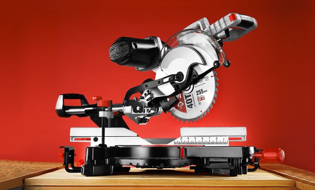 Пила торцовочная, ЗУБР ЗПТ-255-1800 ПЛР, d= 255 x 30 с протяжкой, ременная передача, 1800Вт, лазер, удлинители стола,  ( ЗПТ-255-1800 ПЛР )